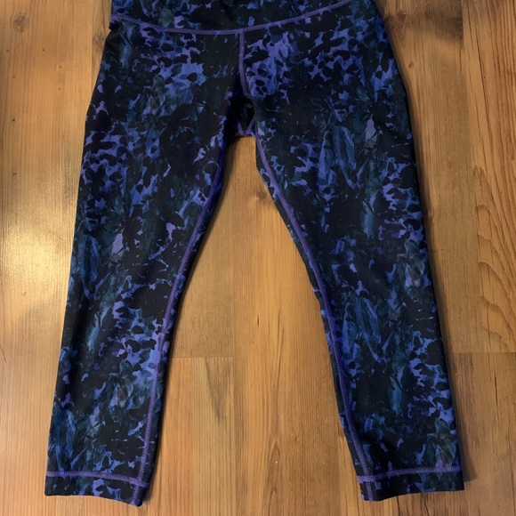 Lululemon cropped leggings - Picture 2 of 5
